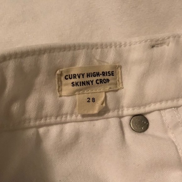 Madewell curvy high-rise skinn crop jeans in pure white: button-front edition 28 - Picture 5 of 8